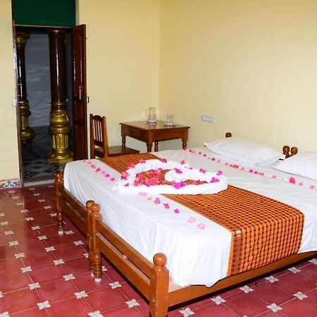 ホテル Chettinad Manor Kānādukāttān エクステリア 写真
