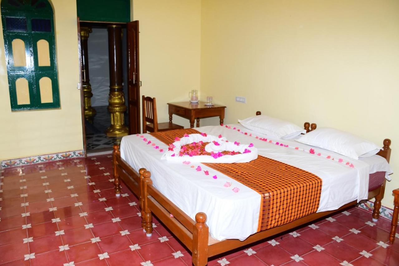ホテル Chettinad Manor Kānādukāttān エクステリア 写真